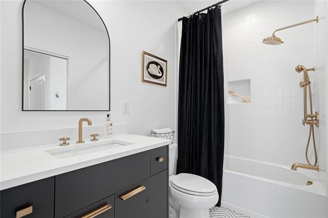 6725 Halcyon Way, Alpharetta, GA 30005