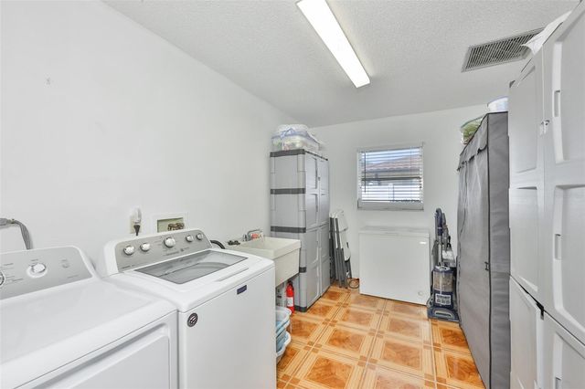 1706 FLAMINGO LANE, Sun City Center, FL 33573