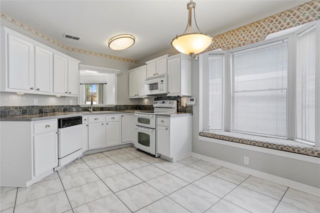353 LAKEBREEZE CIRCLE, Lake Mary, FL 32746