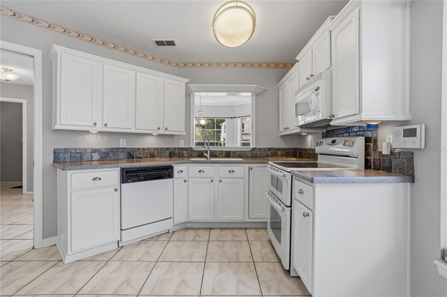 353 LAKEBREEZE CIRCLE, Lake Mary, FL 32746