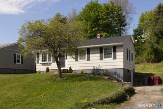 20 Longwood Drive, Naugatuck, CT 06770