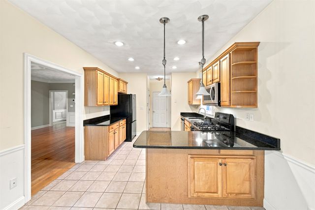 43 Sawgrass Circle, Londonderry, NH 03053