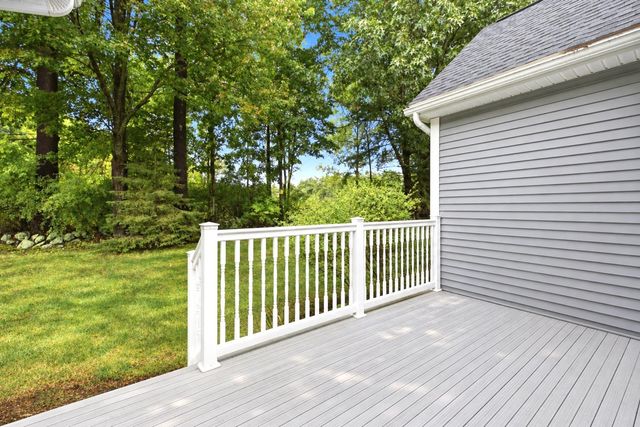 43 Sawgrass Circle, Londonderry, NH 03053