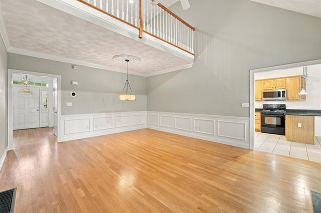 43 Sawgrass Circle, Londonderry, NH 03053