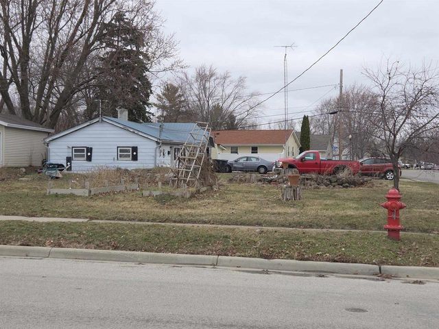 245 W Plymouth Street, Jefferson, WI 53549