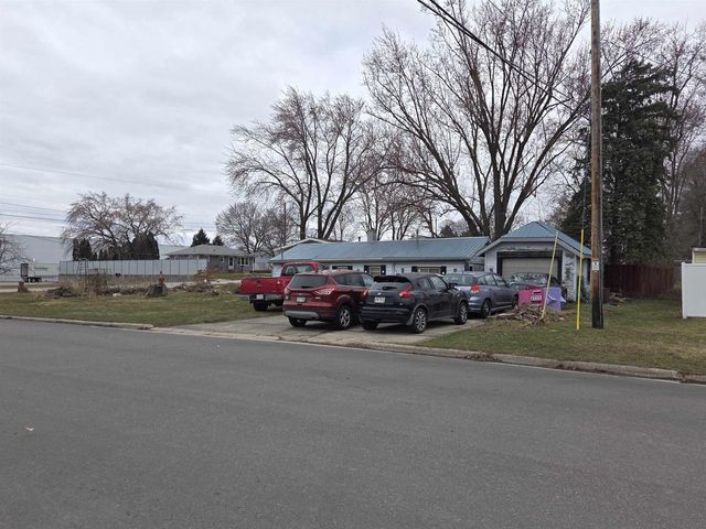 245 W Plymouth Street, Jefferson, WI 53549