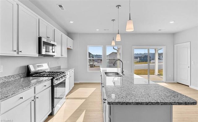 552 Raspberry Hill Road, Winston-salem, NC 27106