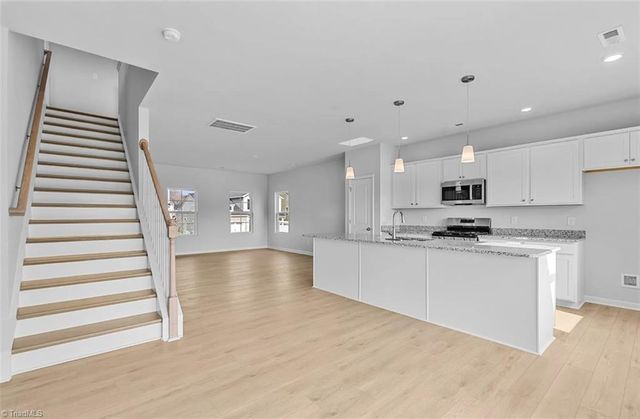 552 Raspberry Hill Road, Winston-salem, NC 27106