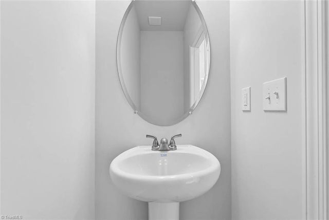 552 Raspberry Hill Road, Winston-salem, NC 27106