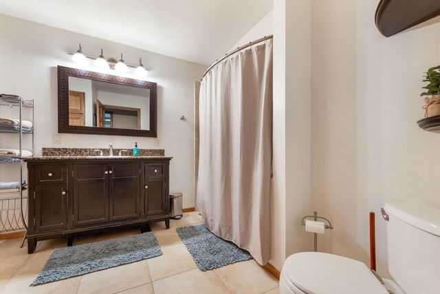 2114 Somerset COURT, Waukesha, WI 53186