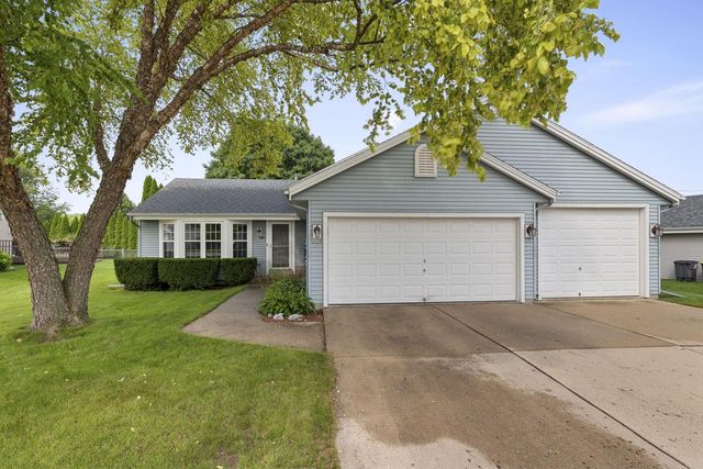 2114 Somerset COURT, Waukesha, WI 53186