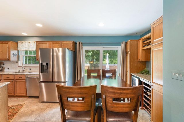 2114 Somerset COURT, Waukesha, WI 53186