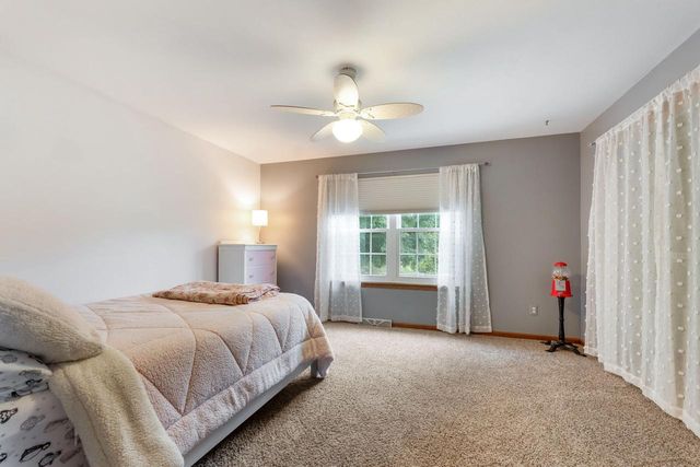 2114 Somerset COURT, Waukesha, WI 53186