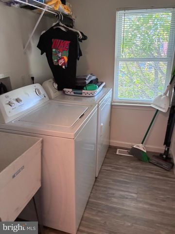 1 ELIZABETH ST, Bordentown, NJ 08505