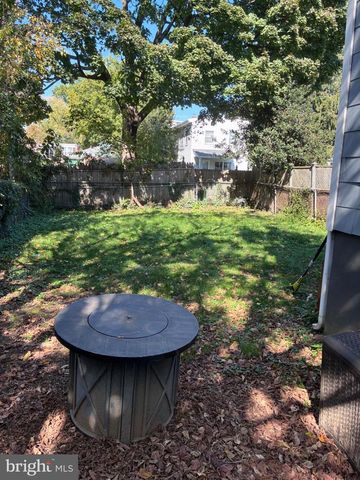 1 ELIZABETH ST, Bordentown, NJ 08505