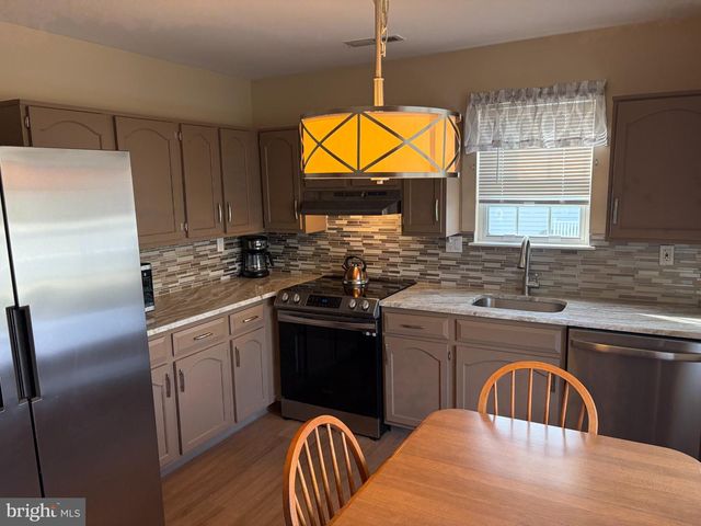 92 KNOLLWOOD DR, Woodbury, NJ 08096
