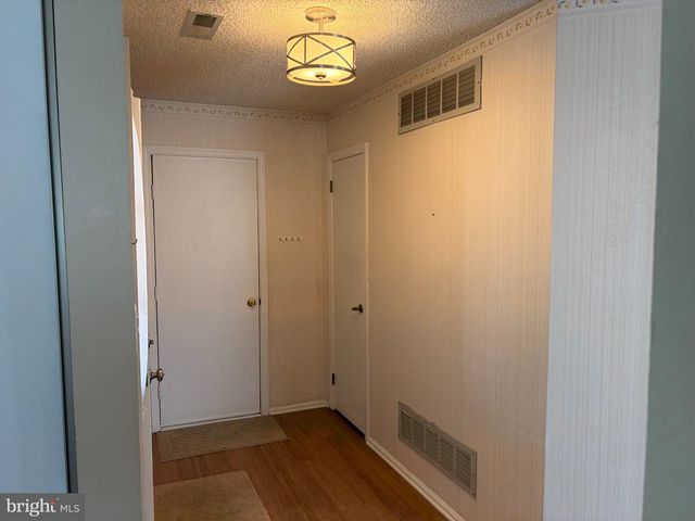92 KNOLLWOOD DR, Woodbury, NJ 08096
