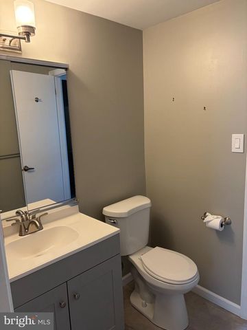 92 KNOLLWOOD DR, Woodbury, NJ 08096