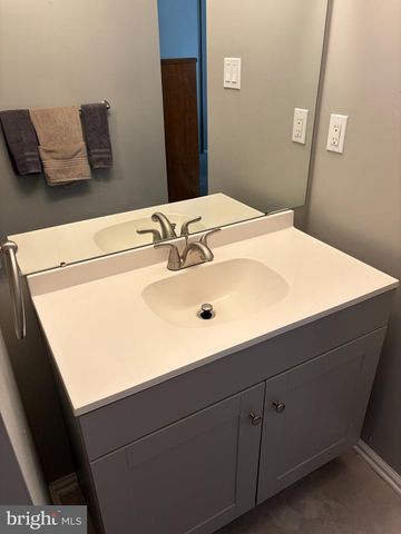 92 KNOLLWOOD DR, Woodbury, NJ 08096