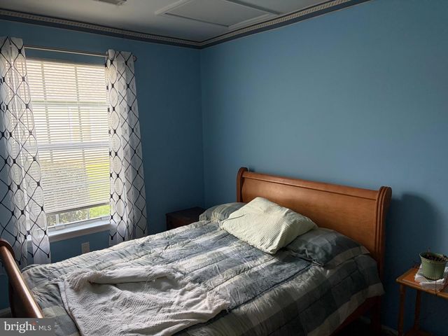 92 KNOLLWOOD DR, Woodbury, NJ 08096