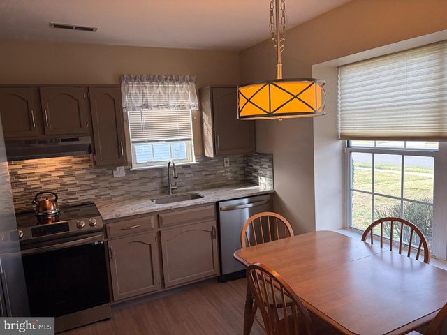 92 KNOLLWOOD DR, Woodbury, NJ 08096