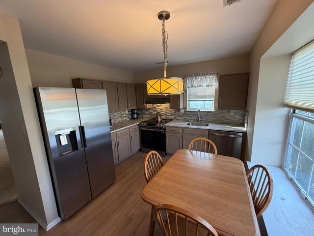 92 KNOLLWOOD DR, Woodbury, NJ 08096