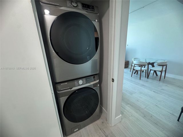 500 Brickell Ave 3803, Miami, FL 33131