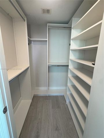 500 Brickell Ave 3803, Miami, FL 33131