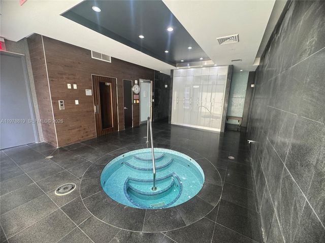 500 Brickell Ave 3803, Miami, FL 33131