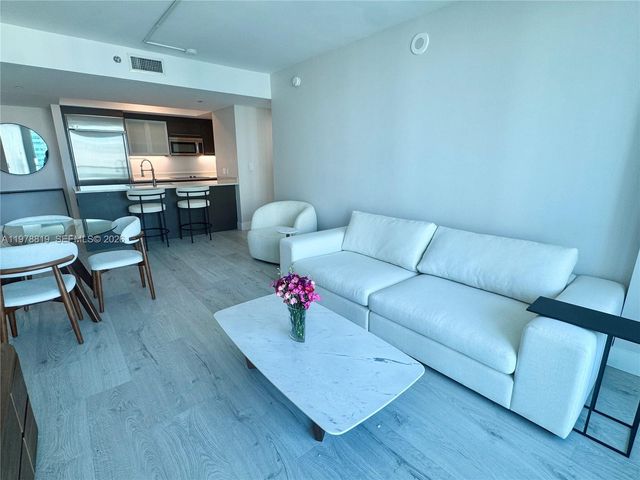 500 Brickell Ave 3803, Miami, FL 33131