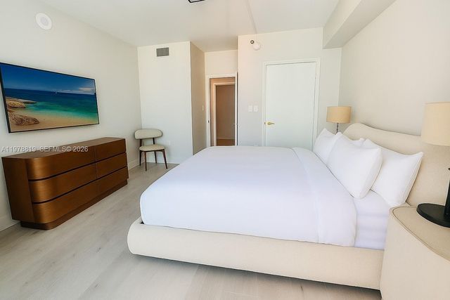 500 Brickell Ave 3803, Miami, FL 33131