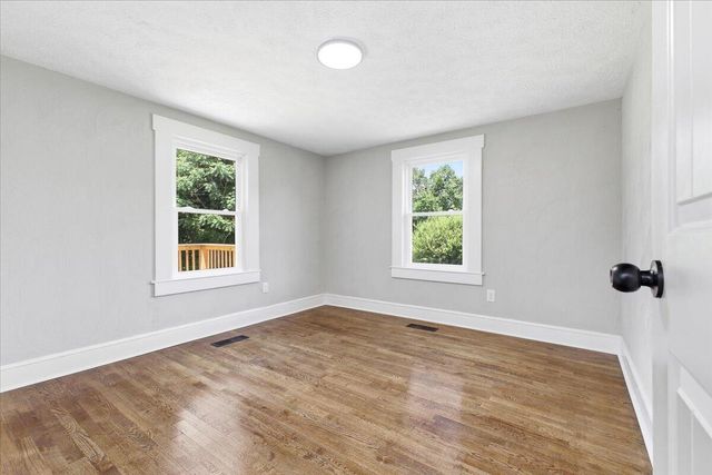 4 Chigger Ridge LN, Rocky Mount, VA 24151