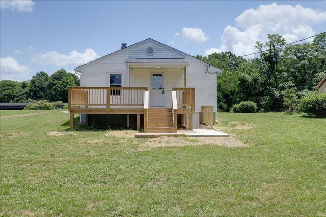 4 Chigger Ridge LN, Rocky Mount, VA 24151