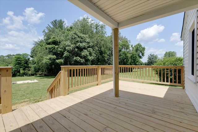 4 Chigger Ridge LN, Rocky Mount, VA 24151