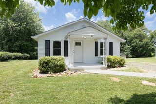 4 Chigger Ridge LN, Rocky Mount, VA 24151