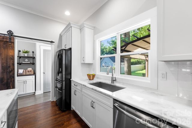 423 Sylvania Avenue, Charlotte, NC 28206