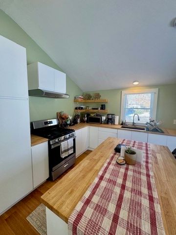 26 Highland Street, Mashpee, MA 02649