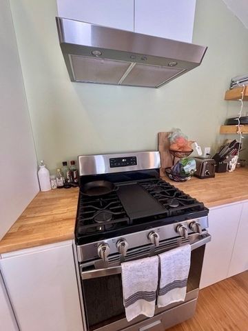 26 Highland Street, Mashpee, MA 02649