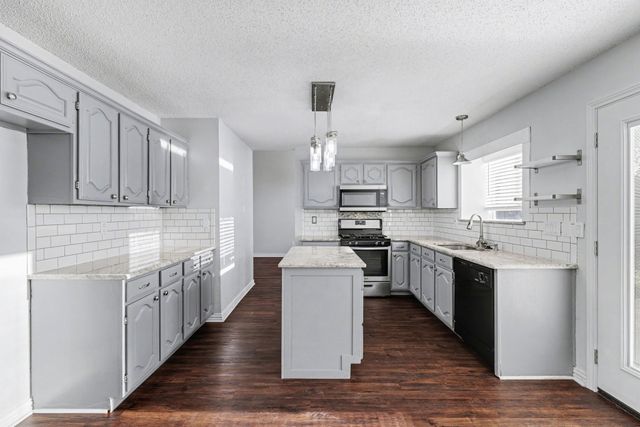 2080 Briarcliff Road, Lewisville, TX 75067