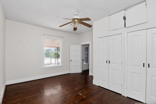 325 jennings, San Antonio, TX 78225