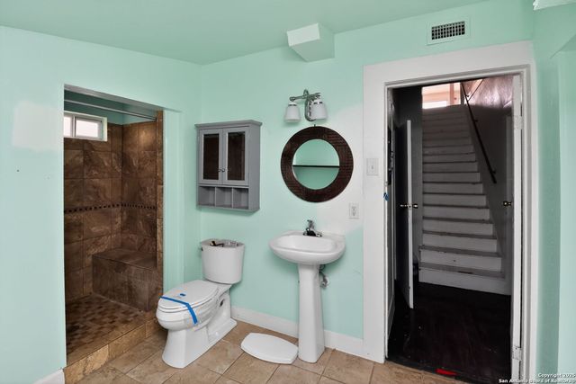 325 jennings, San Antonio, TX 78225