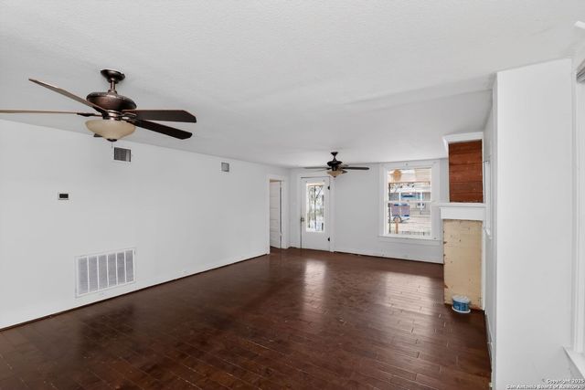 325 jennings, San Antonio, TX 78225