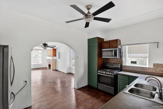 325 jennings, San Antonio, TX 78225