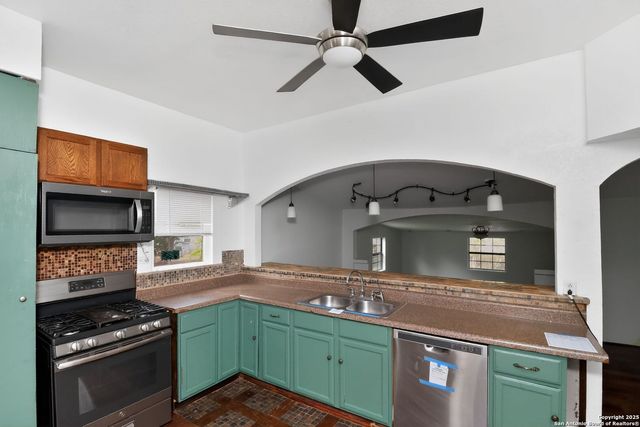 325 jennings, San Antonio, TX 78225