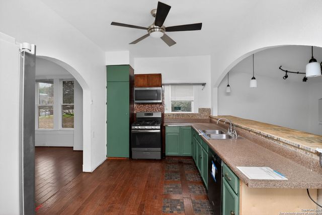 325 jennings, San Antonio, TX 78225