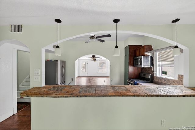 325 jennings, San Antonio, TX 78225