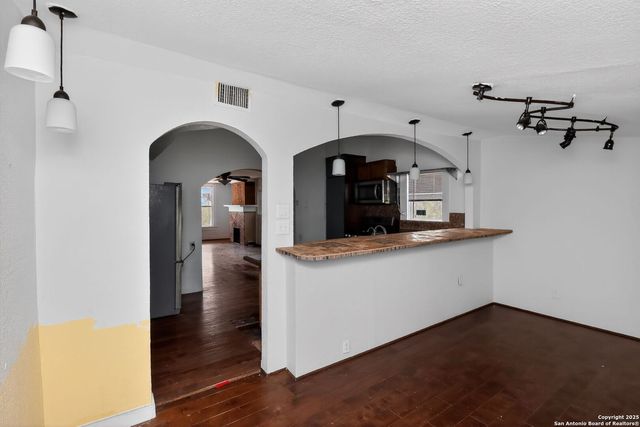 325 jennings, San Antonio, TX 78225