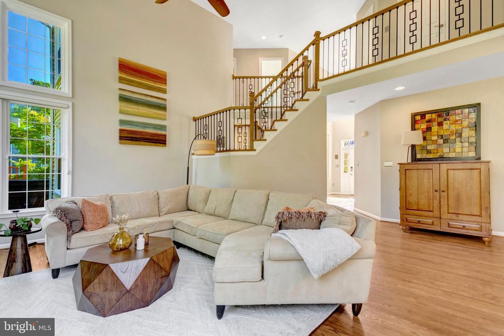 7834 PREAKNESS LN, Fairfax Station, VA 22039