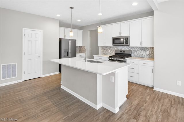 37111 Golden Eagle Drive, North Ridgeville, OH 44039