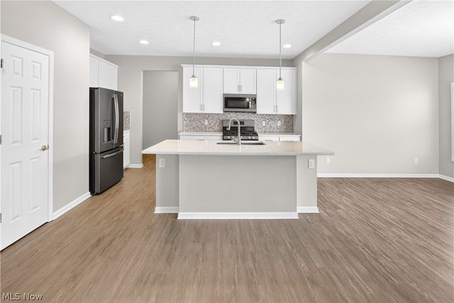 37111 Golden Eagle Drive, North Ridgeville, OH 44039